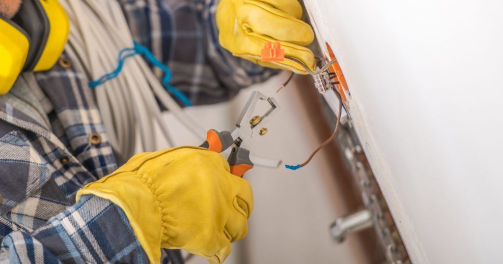 Consertos e manutenções elétricas em Criciúma